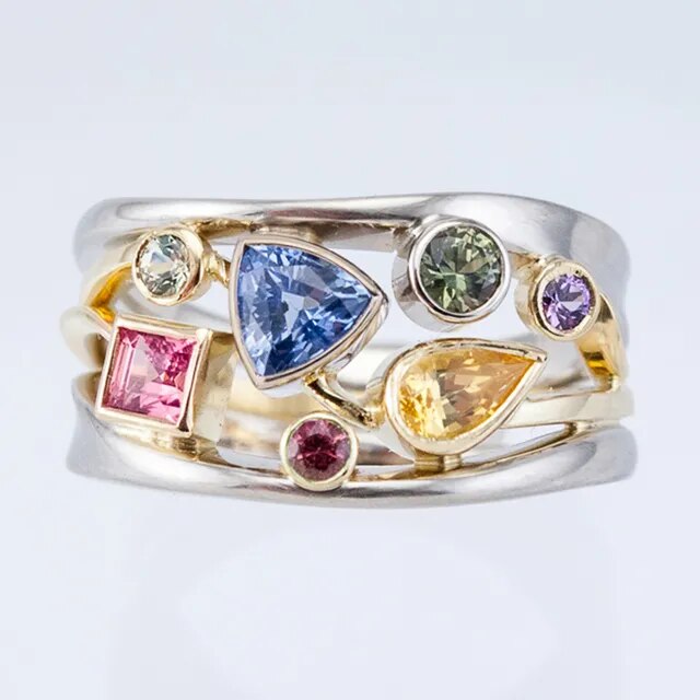 Vintageinspireret ring med farverige zirkonia
